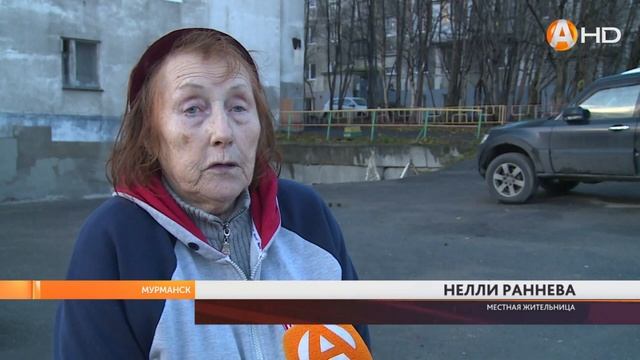 В Мурманске на улице Марата вот уже более 9 лет каждый день происходят тёплые встречи и прощания смотреть онлайн