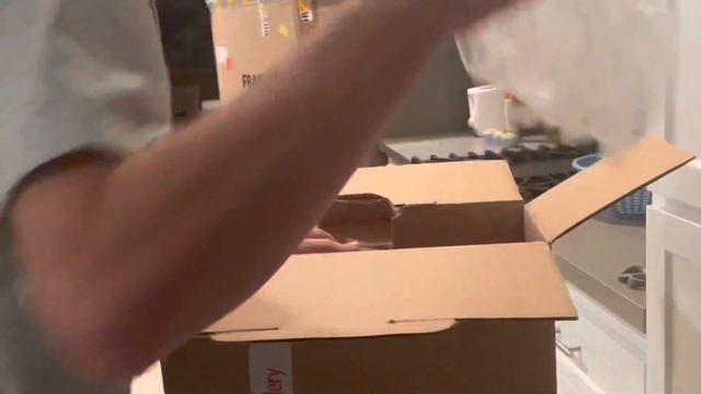 Unboxing - 2022 Gibson Les Paul Standard 60s limited SW AAA Lemonburst смотреть онлайн