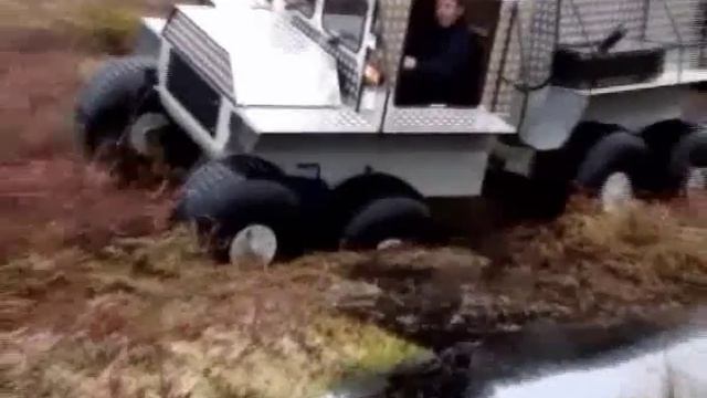 "Странник-08" на травяном ковре лесного озера смотреть онлайн