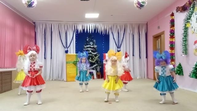Новогодние куколки. 2 младшая группа смотреть онлайн
