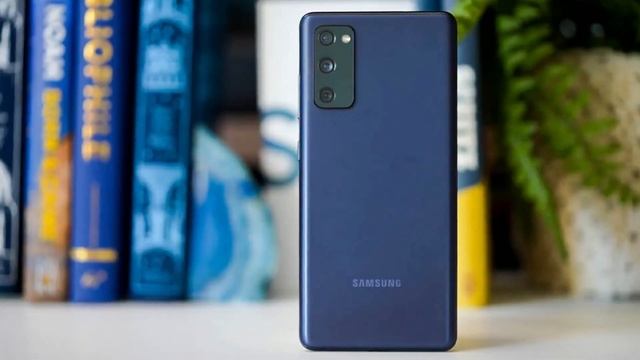 Samsung Galaxy S21FE 5G official images leak and then... смотреть онлайн