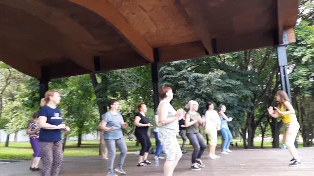 «Московское долголетие» вернулось в ритме зумбы смотреть онлайн