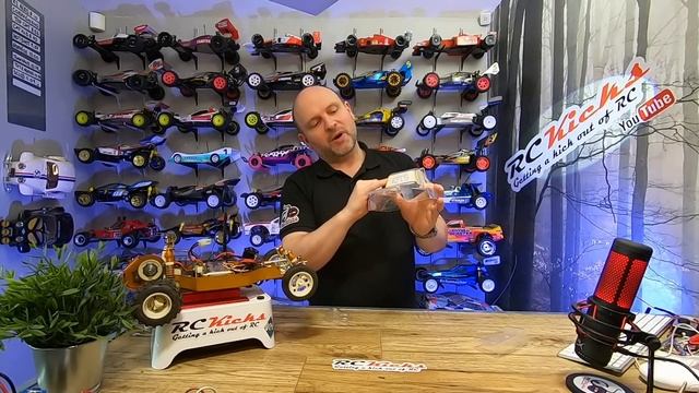 Restoring A Vintage Team Associated RC10 Gold Pan Cadillac #6016 (The Goldern Era Of RC) смотреть онлайн