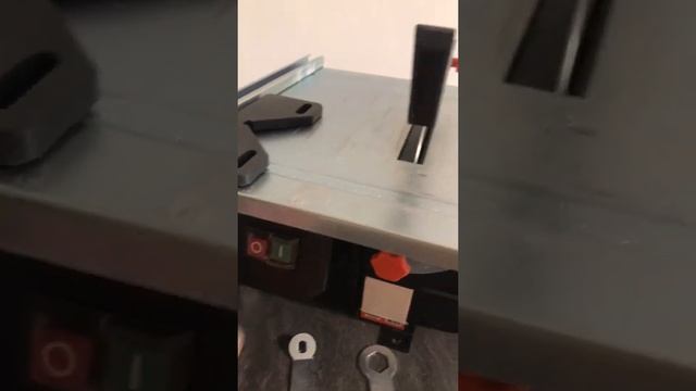 Мини электро-плиткорез по керамограниту с водой. смотреть онлайн