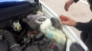 ЭТО ШОК приора люкс ремонт петель капота по дешману! как избавиться от стука из под панели приоры!!