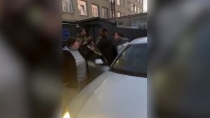 В Закарпатской области Украины женщины вышли на улицы против сотрудников военкомата