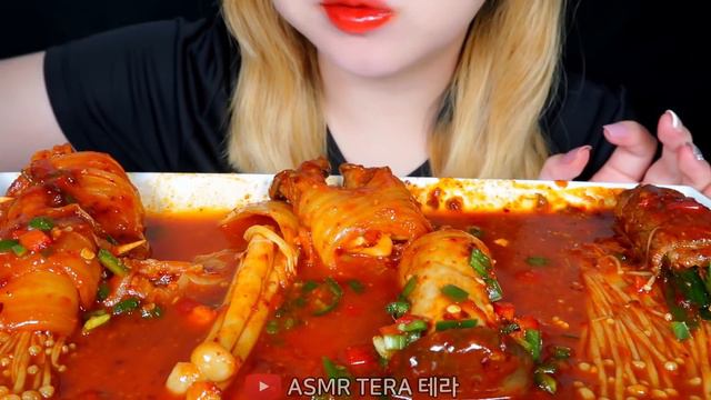 ASMR KIMCHI WRAPPED MUSHROOMS 🍄 & BEEF WRAPPED MUSHROOMS Mukbang Eating sounds смотреть онлайн