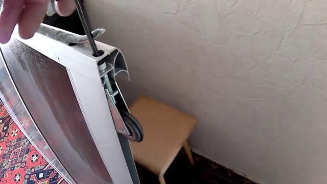 Регулировка дверей шкафа-купе. Можно дверь не снимать. Второй вариант. смотреть онлайн