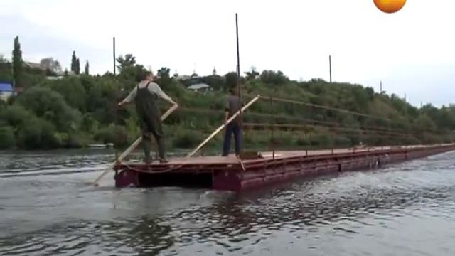 Жителям района Аргамач установили долгожданную переправу через реку Быстрая Сосна смотреть онлайн