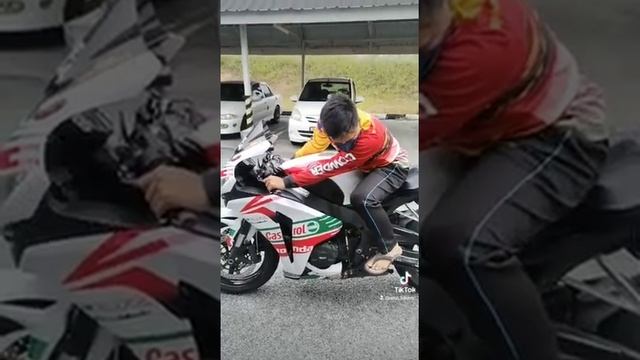 Test Ride Honda CBR1000RR Fireblade смотреть онлайн