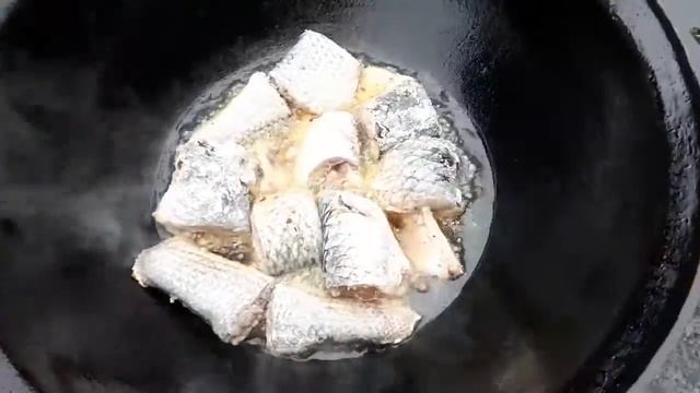 Пеленгас с жареной картошечкой смотреть онлайн