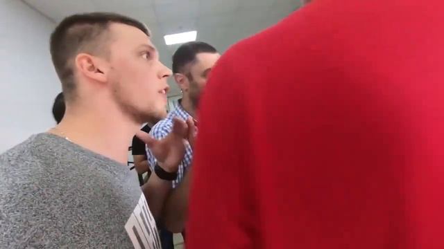 Русский блогер и армяне !!ара у тебя в ауле( в доме) смотреть онлайн