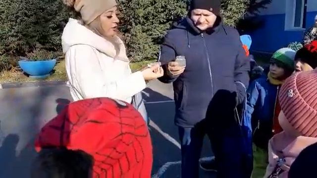 Проводим эксперимент со спичками на экскурсии 