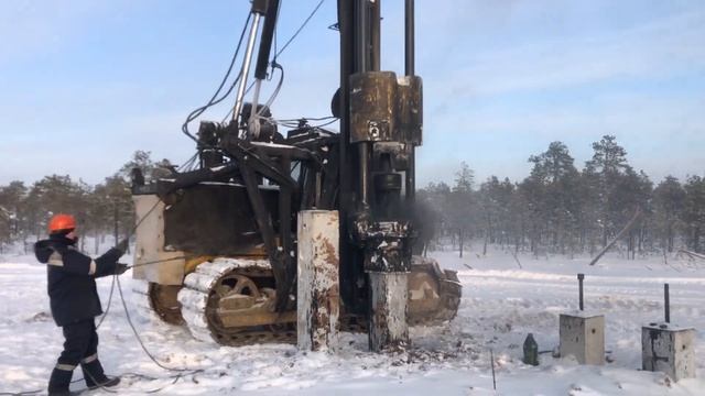 Сваебой СП 49 в работе погружение сваи забивка смотреть онлайн
