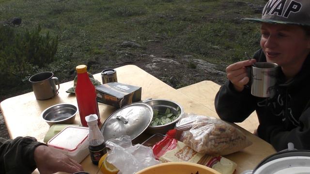 Герои рыбаки Оля и Паша. смотреть онлайн