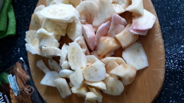 Очень вкусные яблочная шарлотка с бананом смотреть онлайн