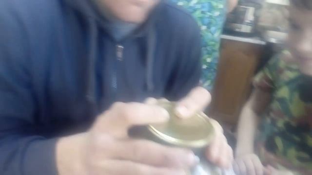 Как открыть банку без открывашки. смотреть онлайн