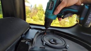 Замена штатных динамиков в Chevrolet Niva на DL Audio Barracuda 165мм