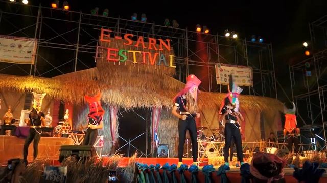 Scary ghost dance [E-Sarn Festival 2014] 19/20 смотреть онлайн