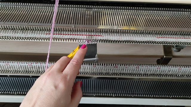 Вязание шнура на машине без каретки смотреть онлайн