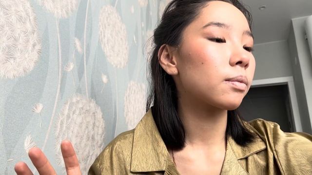 get ready with me | grwm | мой ежедневный макияж, укладка на каре с челкой и что в моей сумке? смотреть онлайн