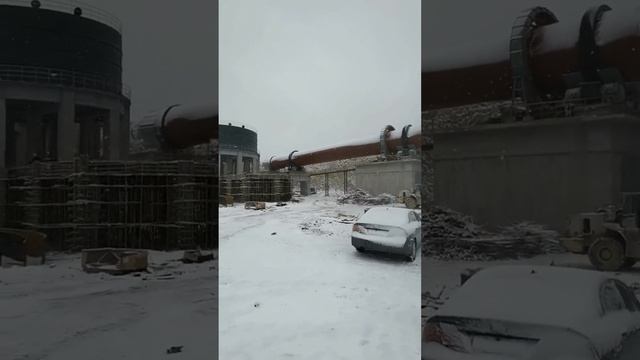 Lime rotary kiln in the snow！#rotarykiln #CaO #limerotarykiln #LimeKiln #Caco3 #limestone #popular смотреть онлайн