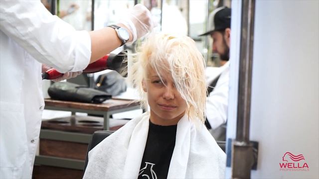 Яркий блонд и короткая стрижка смотреть онлайн