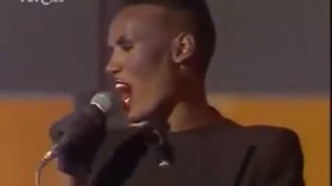Grace Jones - Pull Up To The Bumper