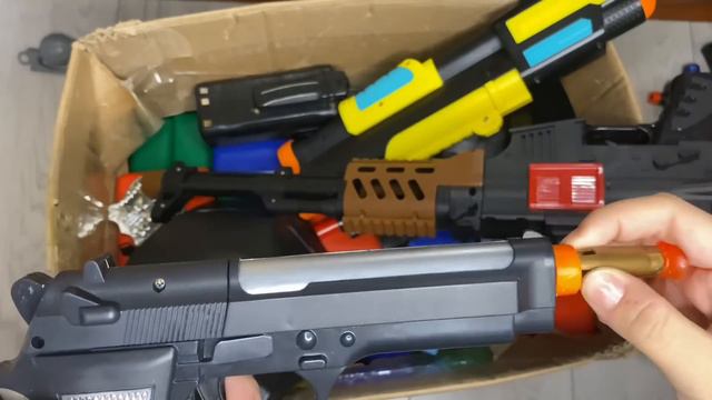 Игрушечные пистолеты. Оружие. Автоматы, пистолеты, бинокли и т. д. смотреть онлайн