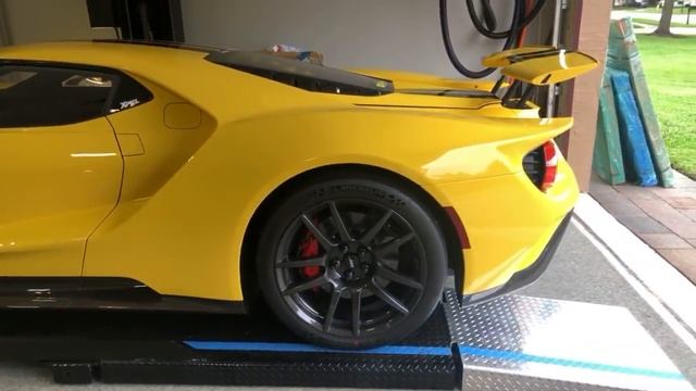 Livestream - Checking out underneath the new 2018 Ford GT смотреть онлайн
