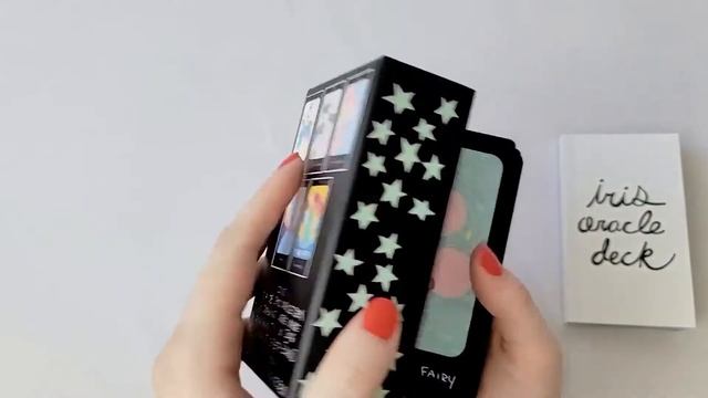 IRIS ORACLE DECK BY MARY EVANS (SPIRIT SPEAK) - UNBOXING AND FLIP THROUGH смотреть онлайн