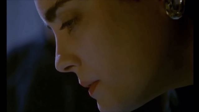Demons 2 1986 - Sally Throws A Killer Party смотреть онлайн