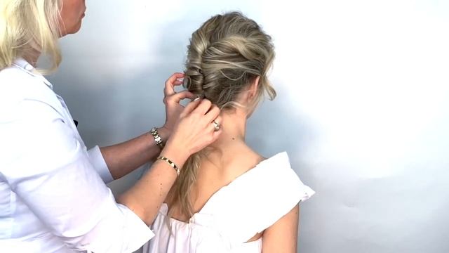 How to do a Dubble French Twist | Hair tutorial No. 1 Hairpin | Fiona Franchimon смотреть онлайн