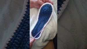 Тапочки на подошве за час из остатков пряжи. Связаны крючком.Уроки вязания. Тапочки крючком.