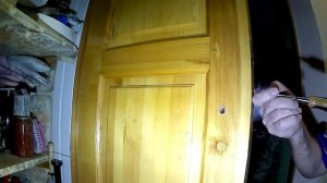 Накладной замок на деревянную дверь, открывающуюся на себя. Особенности установки.