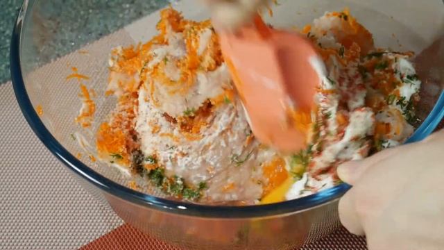 СОЧНЫЕ куриные котлеты - ТАЮТ ВО РТУ! [простой и очень вкусный рецепт] смотреть онлайн