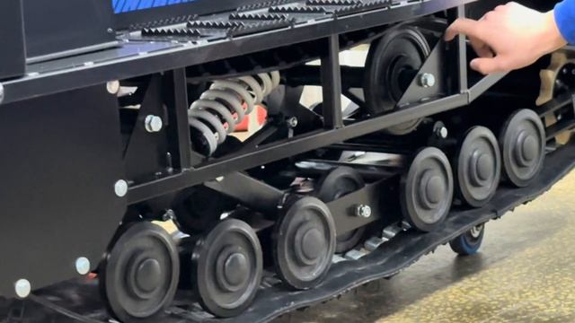 НОВАЯ рельсо-катковая ПОДВЕСКА на обновленном народном снегоходе PROMAX YAKUT 500 2.0 в X-MOTORS смотреть онлайн
