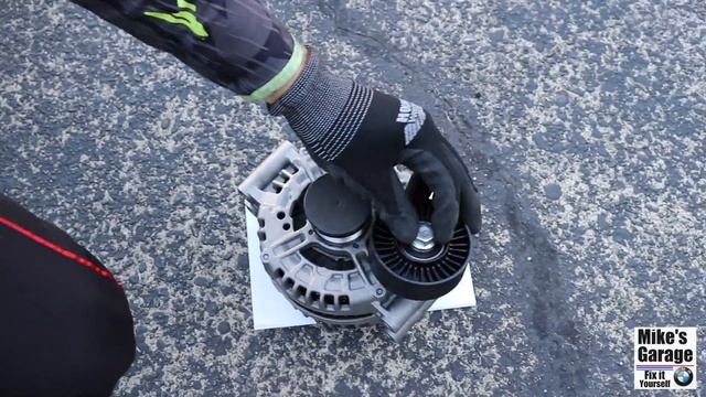 How to replace Alternator BMW E60, N52 | DIY смотреть онлайн