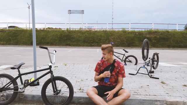 How to Bunny Hop on a BMX Bike - Как сделать Банни-хоп [NICKTEAM] | Школа BMX Online #1 смотреть онлайн