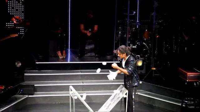 Solo Bounce juggler Abrham Dereje @wintergarten Berlin смотреть онлайн