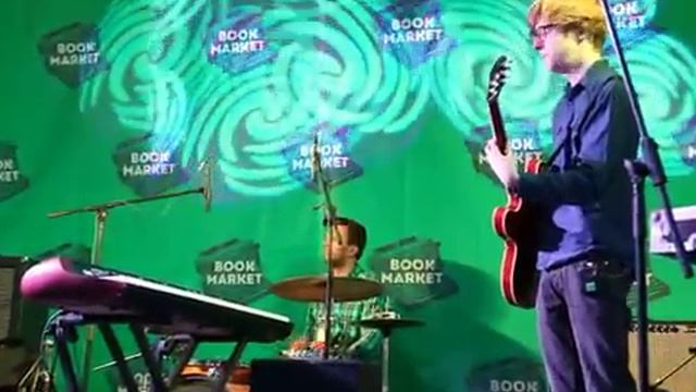 InWhite - Клоуны (8.9.2013 BookMarket) смотреть онлайн