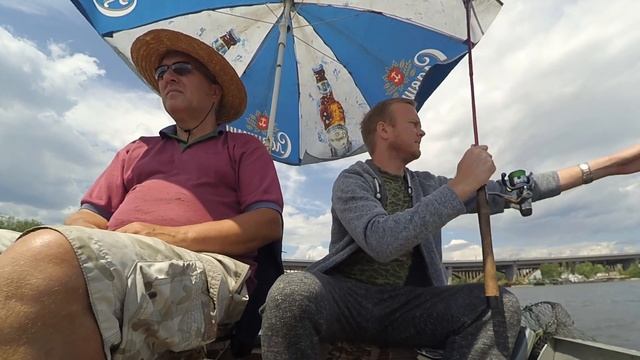 Летняя ловля белой рыбы на донку. Лещ, Густера, Карась, Плотва смотреть онлайн