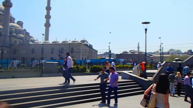 ЗАИГРАЛАСЬ в Стамбуле Бутерброд с РЫБОЙ под мостом смотреть онлайн