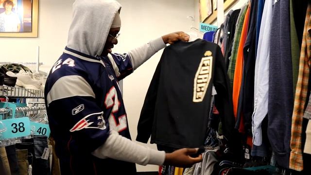 JOHNO GOES THRIFTING WITH $50 ?! смотреть онлайн