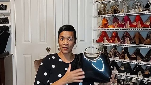 A FEW WARDROBE BASICS | CLOSET CONSULTATION | CHRISTMAS #fashion смотреть онлайн