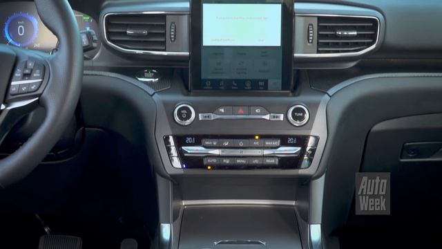 Ford Explorer PHEV vs. Volvo XC90 Recharge T8 - AutoWeek Dubbeltest - English subtitles смотреть онлайн