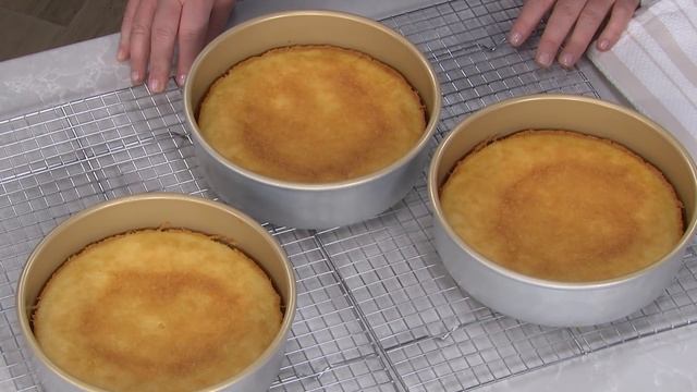 How to Make a Showstopping Ombre Blueberry Jam Cake смотреть онлайн