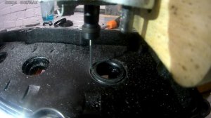 vq35de замена сальников свечных колодцев