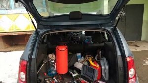 Renault Duster 1G (2012) замена амортизаторов двери багажника