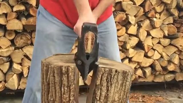 Необычный калун, им легче калоть дрова, смотреть онлайн